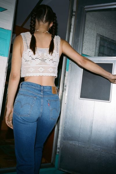 urban outfitters levis wedgie