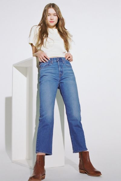 urban outfitters levis wedgie