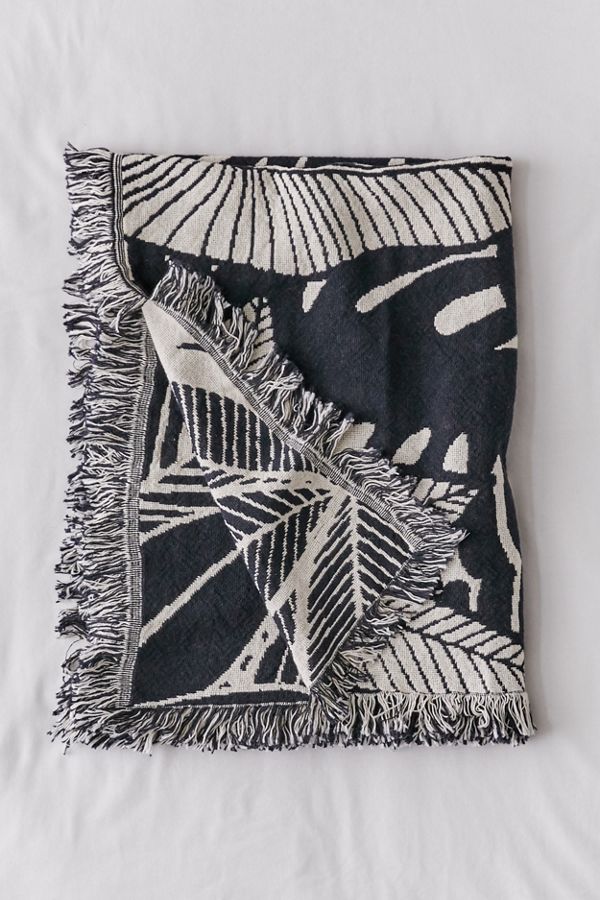 Slide View: 2: Calhoun & Co. Jungle Reversible Woven Throw Blanket