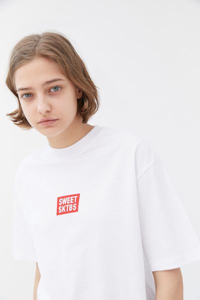 SWEET SKTBS ‘90s Loose Logo Tee | Urban Outfitters