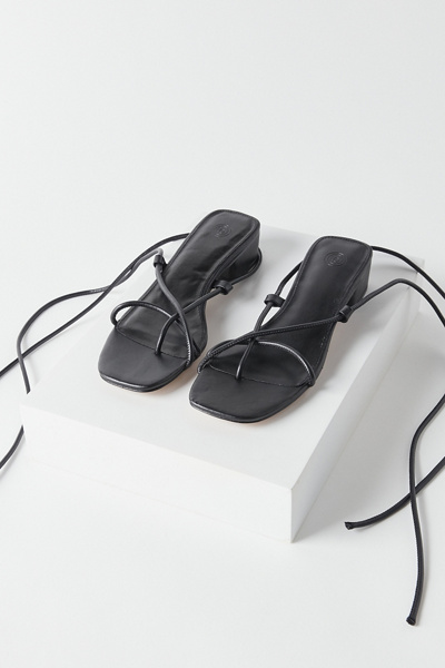 urban outfitters white sandals