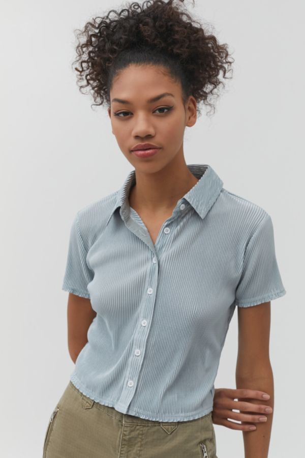 UO Plisse Cropped Button-Down Shirt | Urban Outfitters Canada