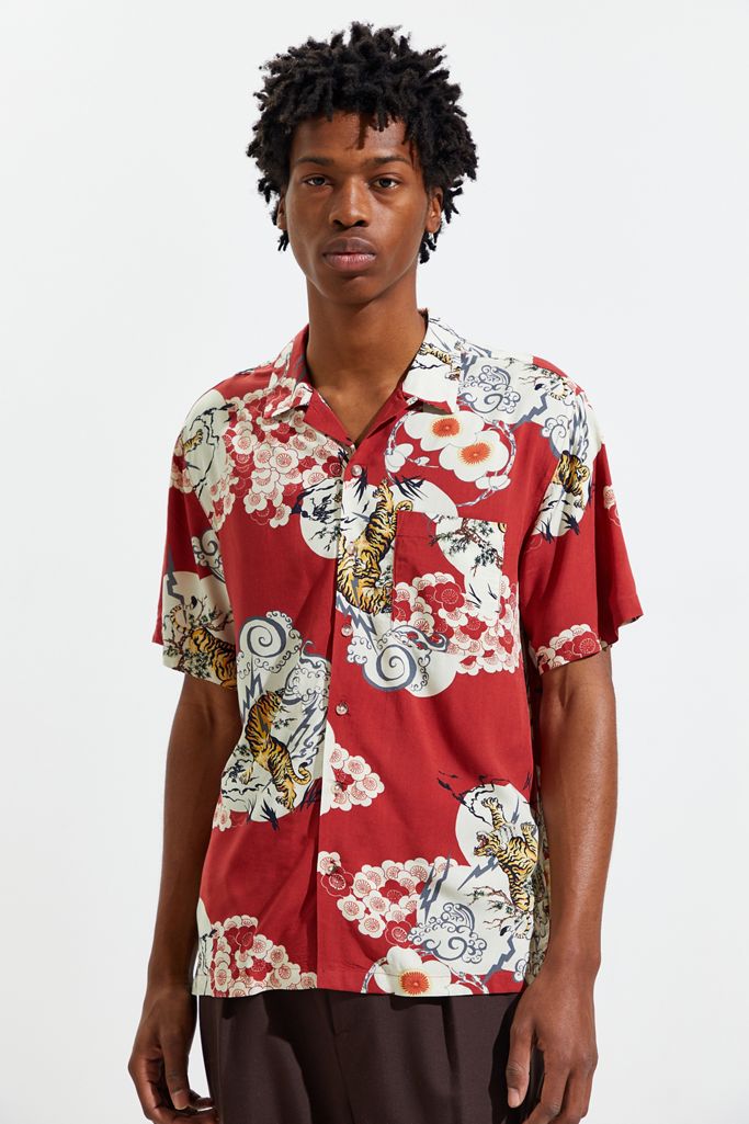 UO Fierce Tigers Rayon Short Sleeve Button-Down Shirt | Urban Outfitters