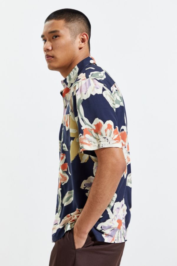 UO Painted Floral Rayon Short Sleeve Button-Down Shirt | Urban ...