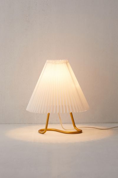 urban outfitters desk lamp