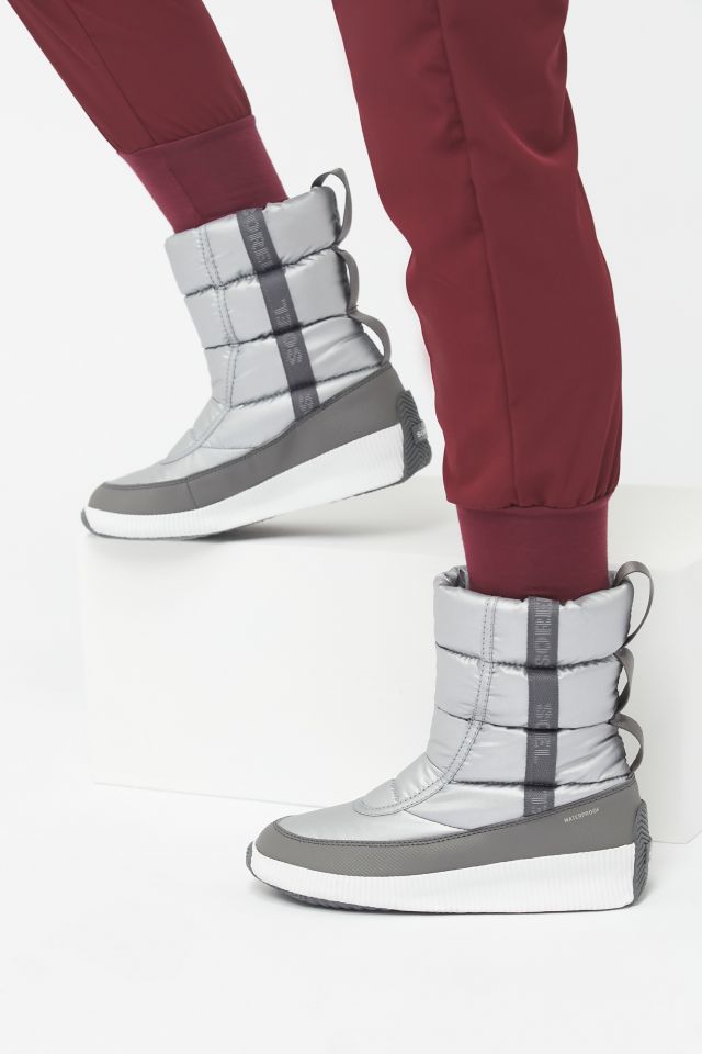 sorel mid puffy boot