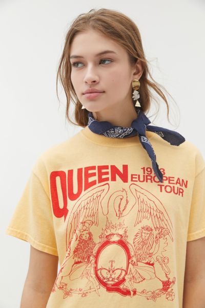 day queen tee