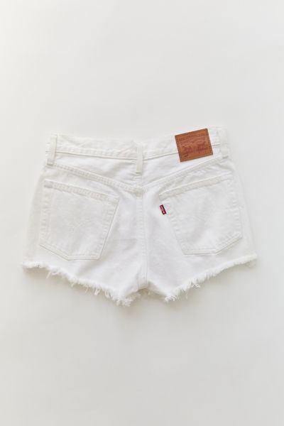 levis white shorts 501
