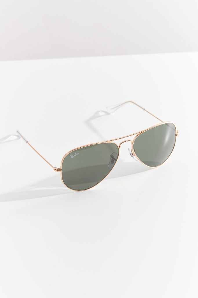 Ray-Ban Aviator Classic Sunglasses | Urban Outfitters