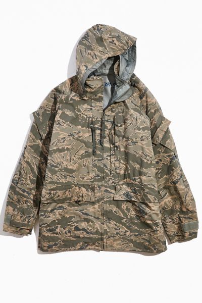 Vintage Heavy Duty Digital Camo Jacket | Urban Outfitters