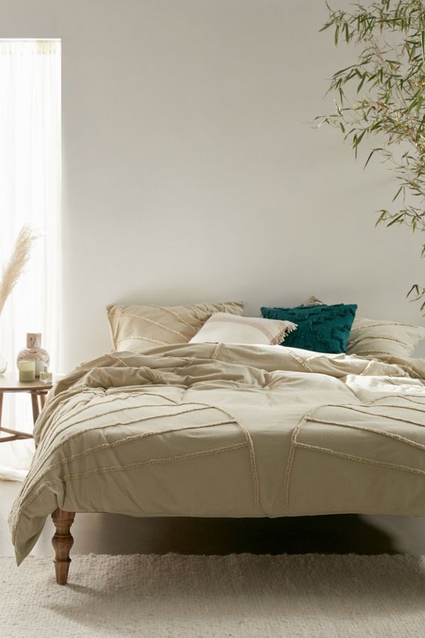 Slide View: 1: Eden Tufted Duvet Cover