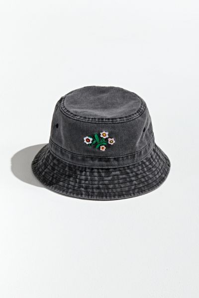 Embroidered Floral Bucket Hat | Urban Outfitters Canada