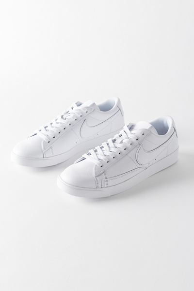 nike blazer low le sneaker