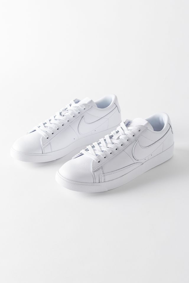 Nike Blazer Low Le Sneaker Urban Outfitters