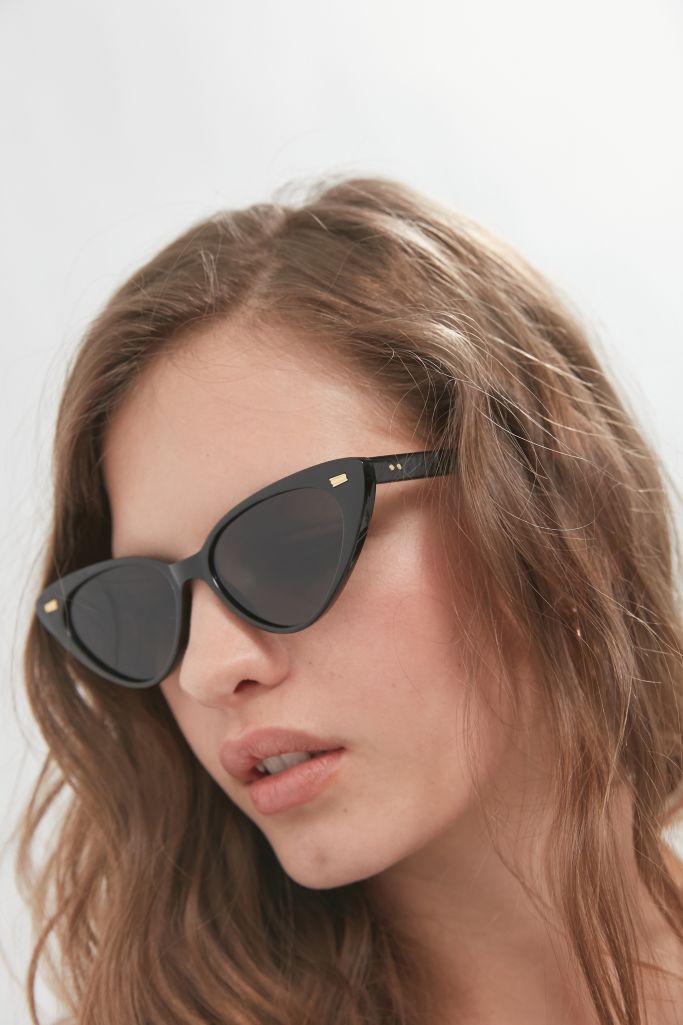 gianna-cat-eye-sunglasses-urban-outfitters