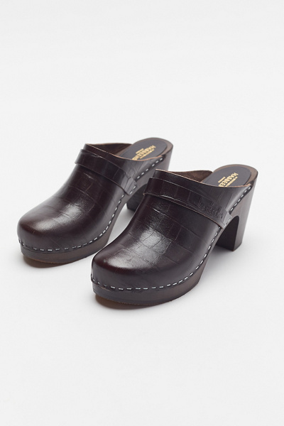 urban outfitters clogs