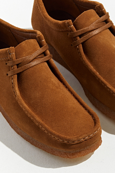 clarks wallabees urban outfitters