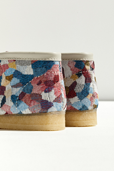 clarks wallabees urban outfitters