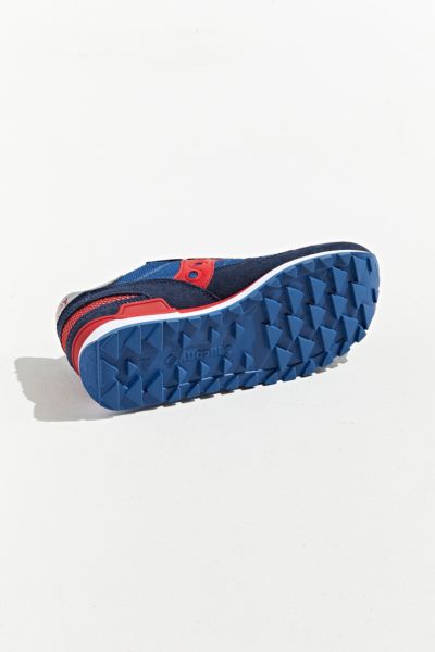 urban outfitters saucony