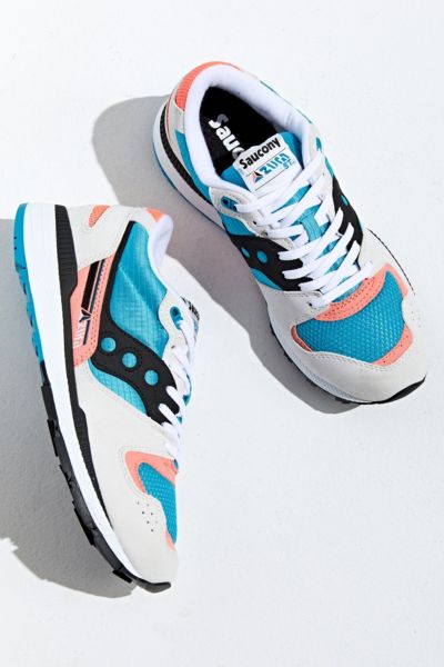urban outfitters saucony