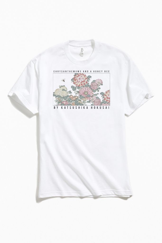 Katsushika Hokusai Chrysanthemums Tee | Urban Outfitters
