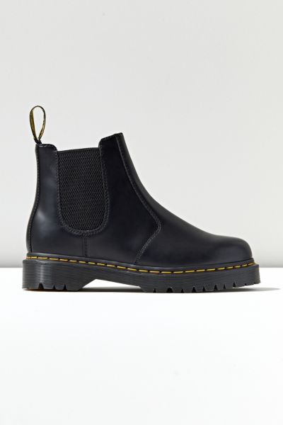 mens chelsea boots canada