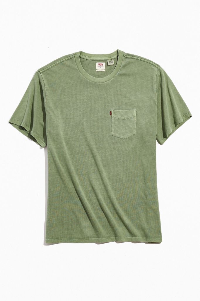 Levi’s Relaxed Fit Pocket Tee | Urban Outfitters