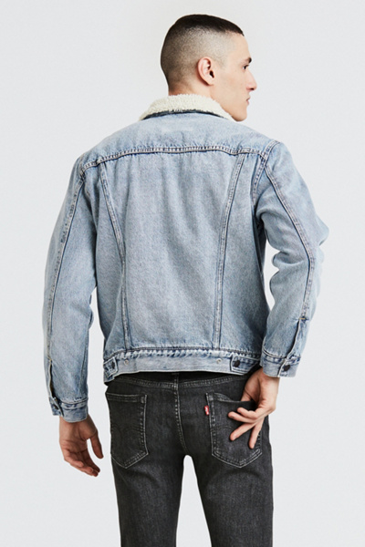 urban outfitters levis sherpa jacket