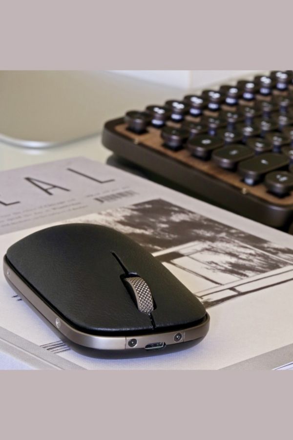 Slide View: 4: AZIO Retro Classic Mouse