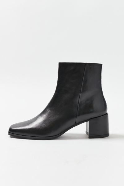 vagabond stina lace up mid heeled ankle boot in black