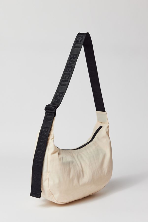 Slide View: 4: BAGGU Medium Crescent Bag