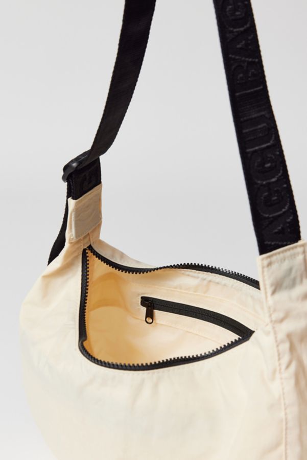 Slide View: 6: BAGGU Medium Crescent Bag