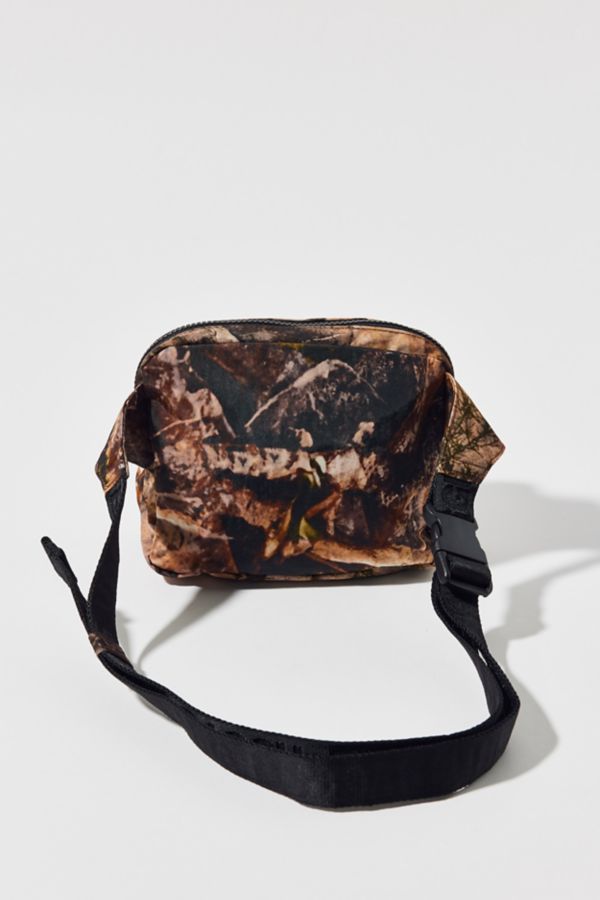 Slide View: 3: BAGGU Fanny Pack