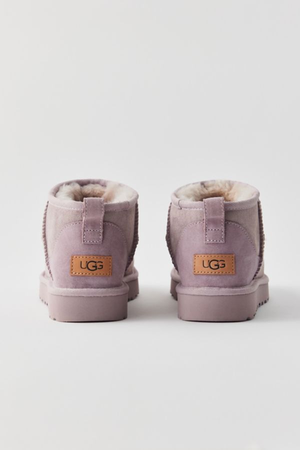 Slide View: 3: Bottine UGG Classic Ultra Mini