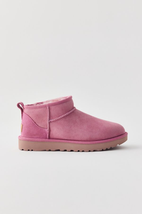 Slide View: 2: Bottine UGG Classic Ultra Mini