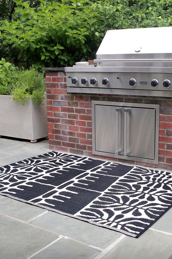 Slide View: 2: Ollie Reversible Indoor/Outdoor Rug