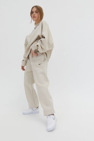 nike sportswear essential fleece sweatpant