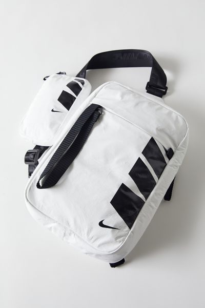 nike sportswear hip pack