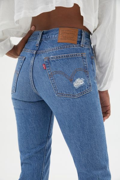 levi's wedgie fit shorts urban outfitters