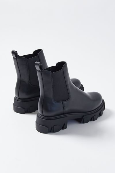 urban outfitters chunky boots