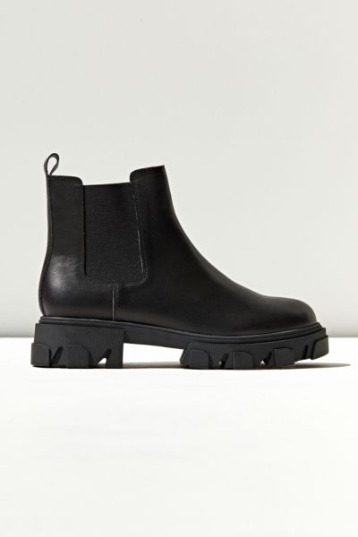 UO Lorenzo Chunky Chelsea Boot | Urban Outfitters