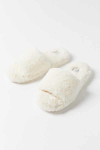 urban outfitters slippers