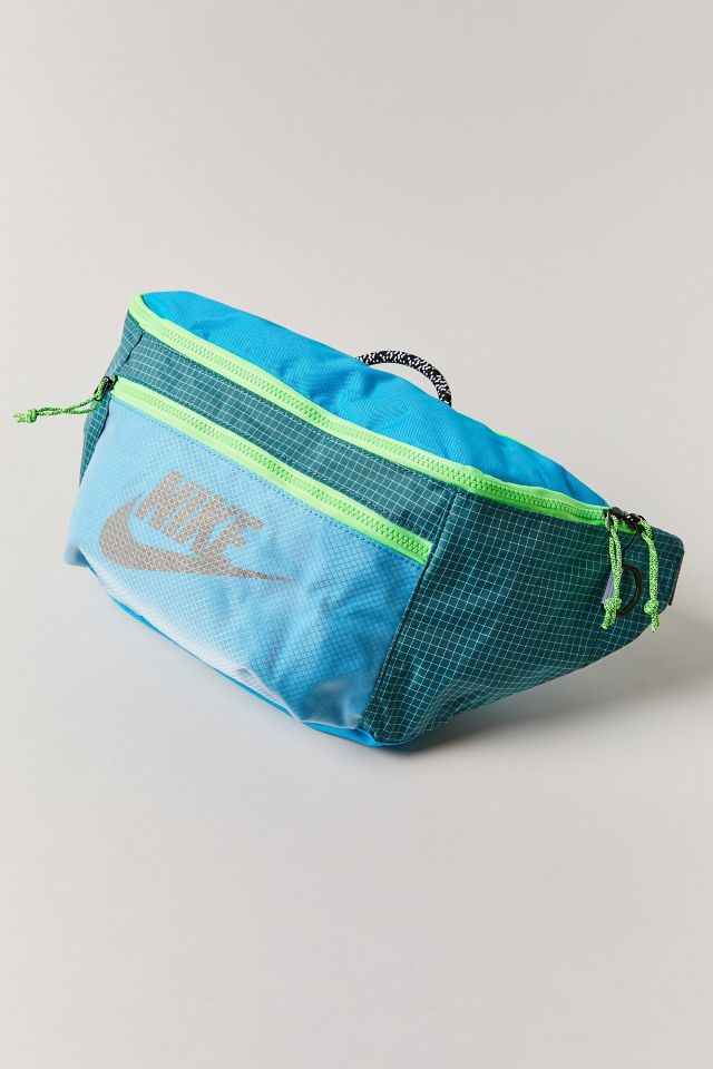 nike tech hip pack