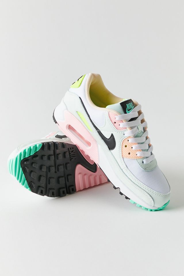 Nike Air Max 90 Women’s Sneaker Nike Air Max 90 Women’s Sneaker