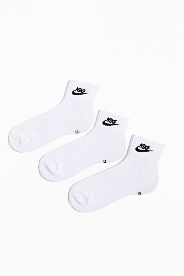 Nike Everyday Essential Athletic Sock 3-Pack | Urban Outfitters