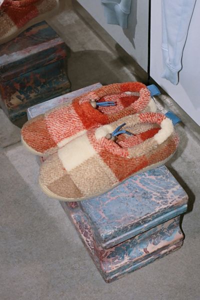 uo sherpa hardsole slipper