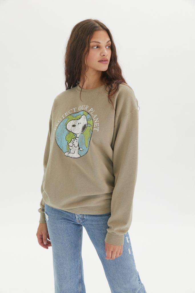 urban outfitters peanuts halloween shirt