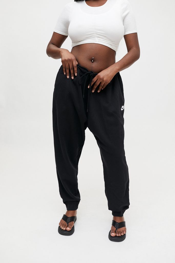 Nike Plus Essential Fleece Jogger Pant | Urban Outfitters