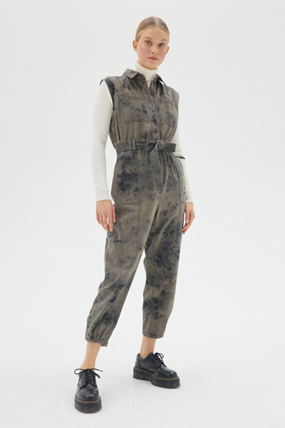 urban outfitters camo jumpsuit