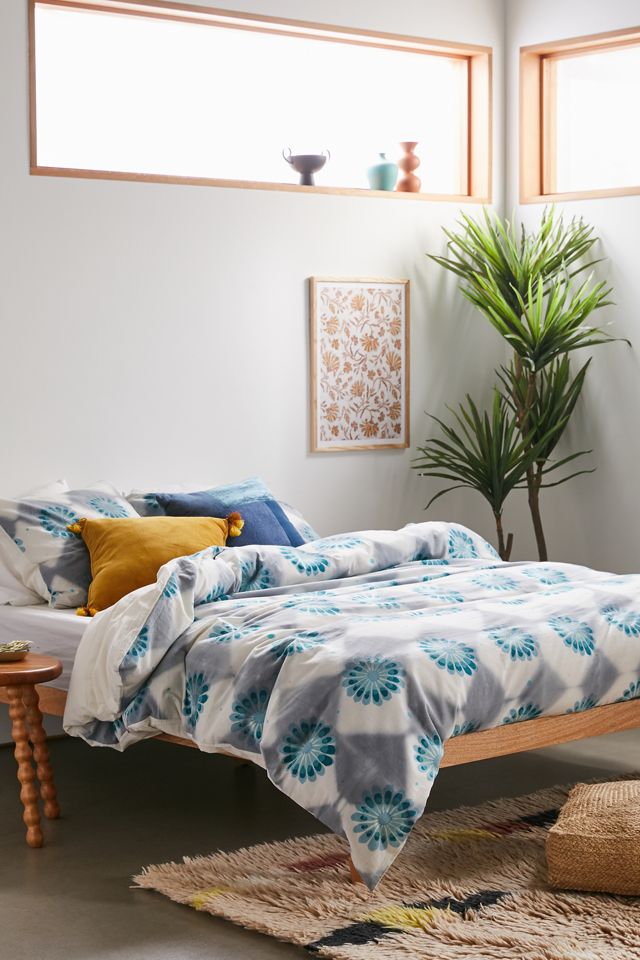 Anja Floral Duvet Cover Urban Outfitters Canada